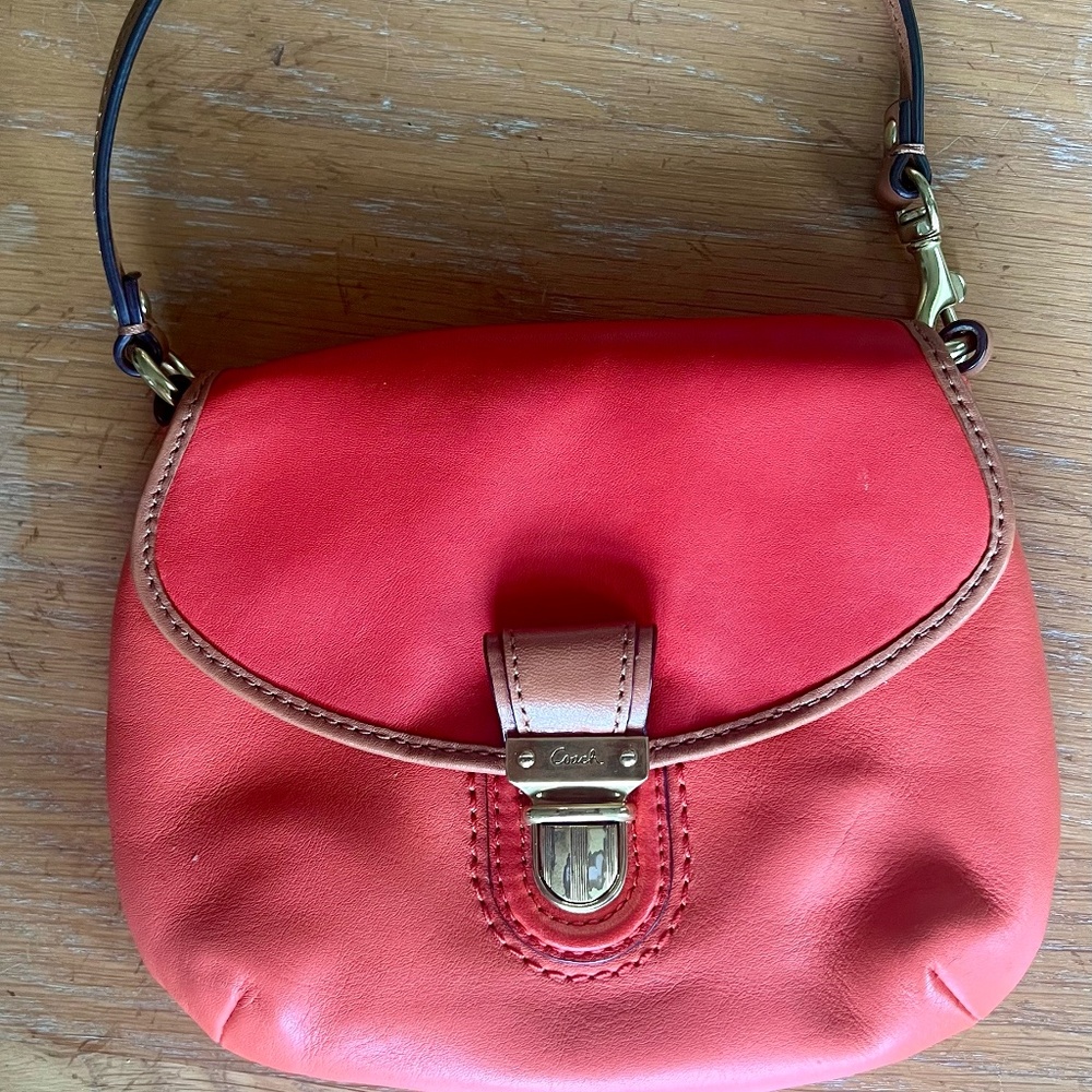 COACH Small leather bag with handle and  Metal Push Bag Lock